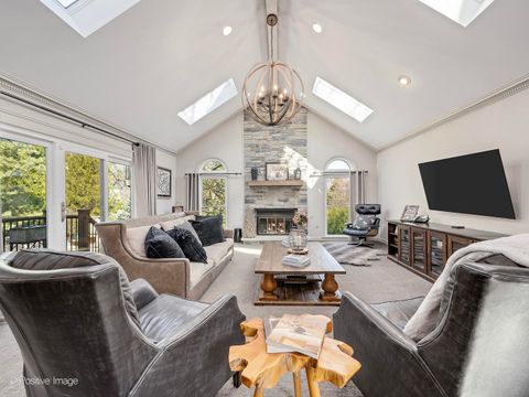 Tiny photo for 11 W Birchwood Avenue, Hinsdale, IL 60521 (MLS # 12610227)