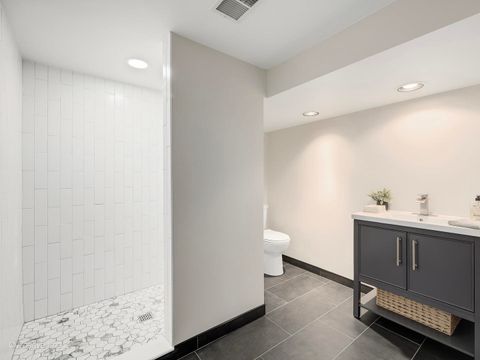 Tiny photo for 11 W Birchwood Avenue, Hinsdale, IL 60521 (MLS # 12610227)