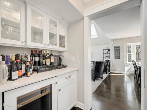 Tiny photo for 11 W Birchwood Avenue, Hinsdale, IL 60521 (MLS # 12610227)