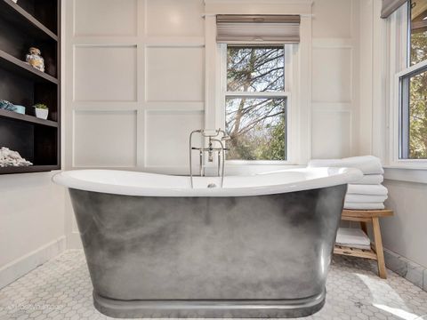 Tiny photo for 11 W Birchwood Avenue, Hinsdale, IL 60521 (MLS # 12610227)