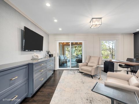 Tiny photo for 11 W Birchwood Avenue, Hinsdale, IL 60521 (MLS # 12610227)