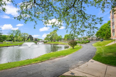 Tiny photo for 1103 S Hunt Club Drive #126, Mount Prospect, IL 60056 (MLS # 12666764)
