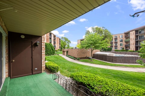 Tiny photo for 1103 S Hunt Club Drive #126, Mount Prospect, IL 60056 (MLS # 12666764)