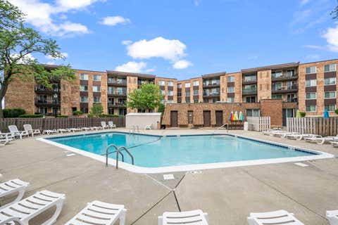 Tiny photo for 1103 S Hunt Club Drive #126, Mount Prospect, IL 60056 (MLS # 12666764)