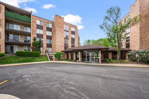 Tiny photo for 1103 S Hunt Club Drive #126, Mount Prospect, IL 60056 (MLS # 12666764)