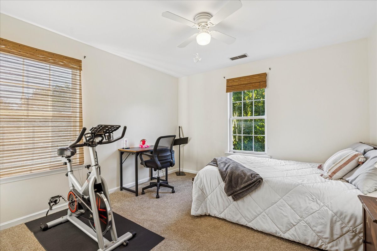 Waukegan, Illinois 60087, United States, 3 Bedrooms Bedrooms, ,3 BathroomsBathrooms,Residential,Active,225447