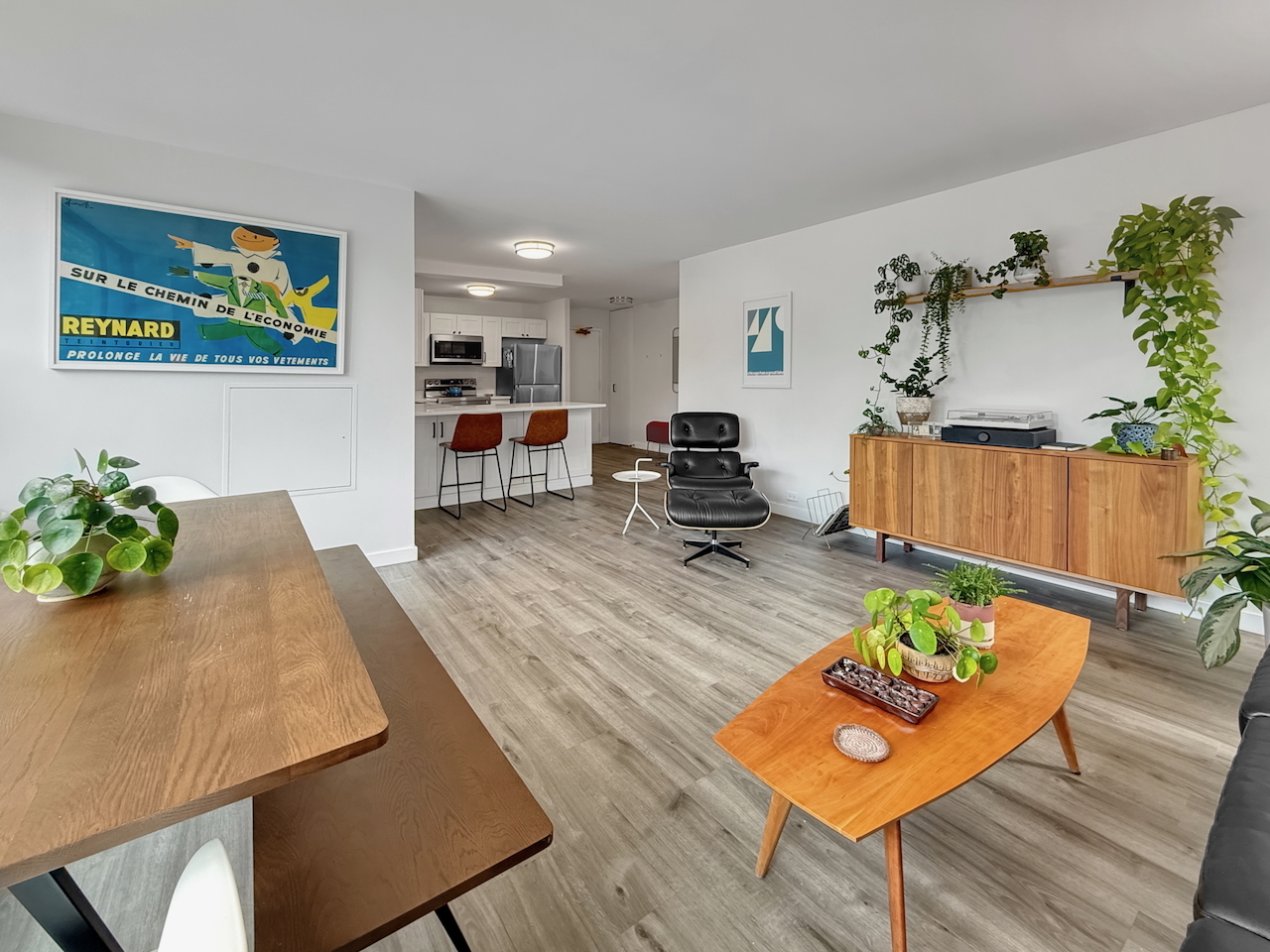 1850 N CLARK Street 202