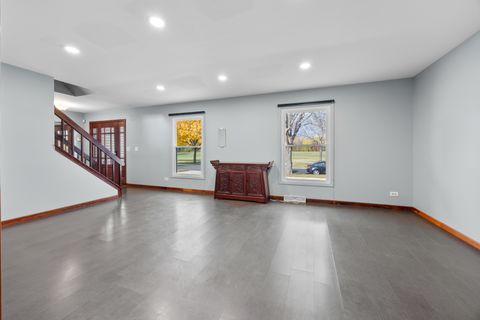 Tiny photo for 1567 California Street, Elk Grove Village, IL 60007 (MLS # 12510265)