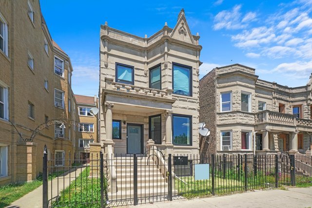 3912 W Congress Parkway
