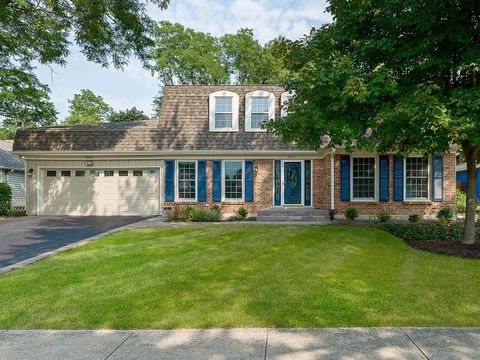 Photo of 2043 Spring Green Drive, Wheaton, IL 60189 (MLS # 12564327)