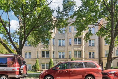 Tiny photo for 5621 N Spaulding Avenue #3S, Chicago, IL 60659 (MLS # 12508414)