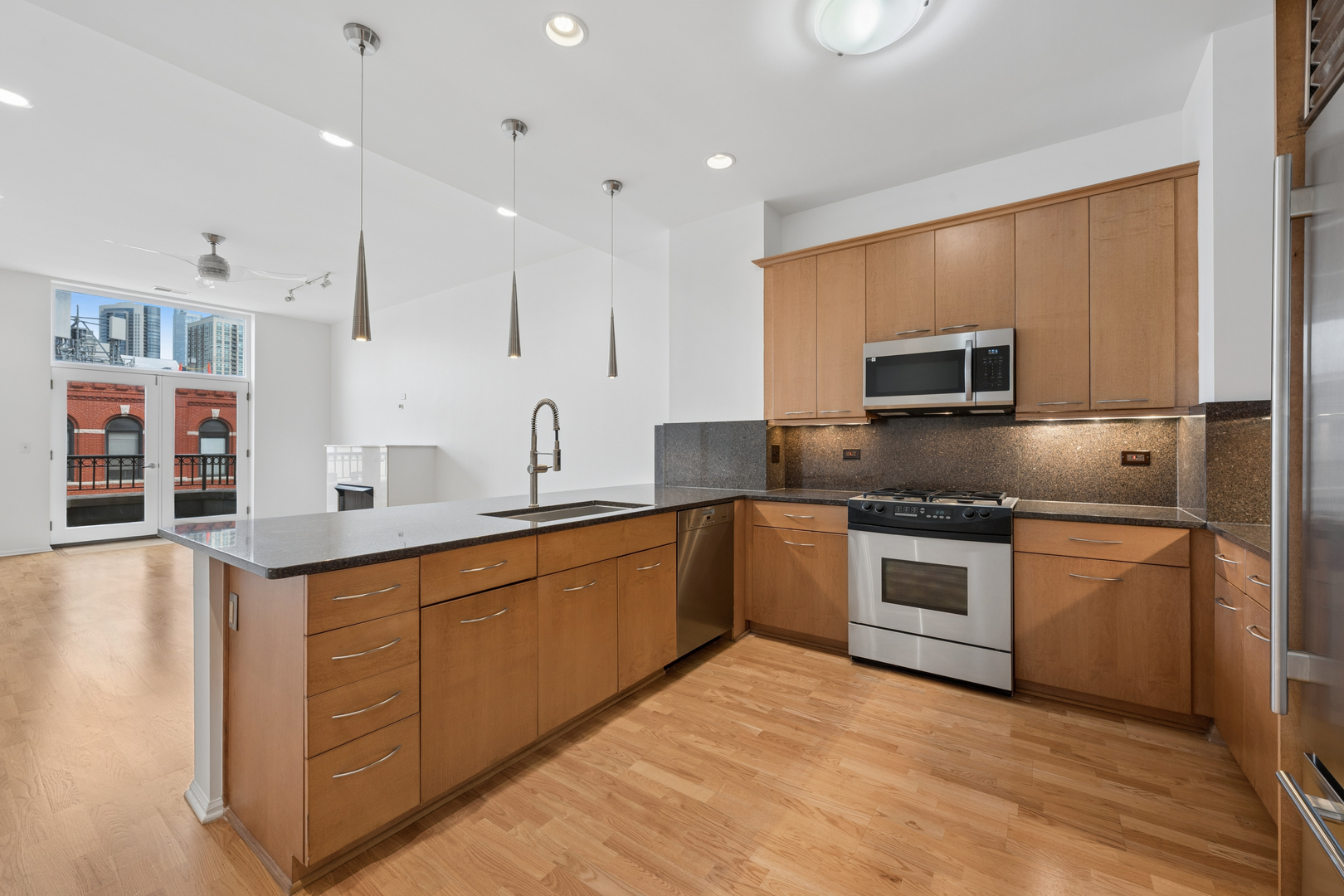 520 N Halsted Street 608