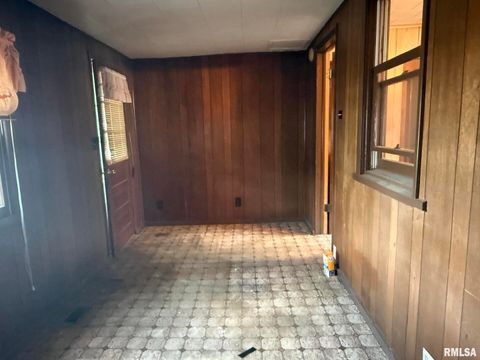 Tiny photo for 501 S WASHINGTON Street, Duquoin, IL 62832 (MLS # QC4267889)