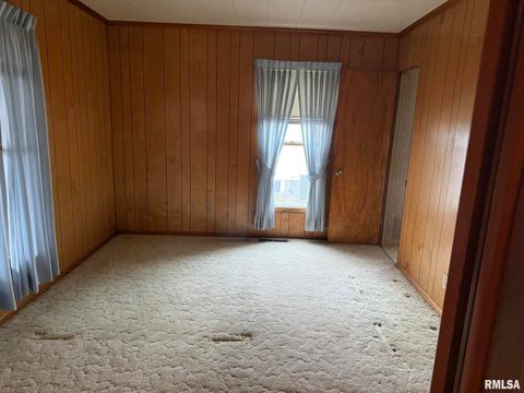 Tiny photo for 501 S WASHINGTON Street, Duquoin, IL 62832 (MLS # QC4267889)