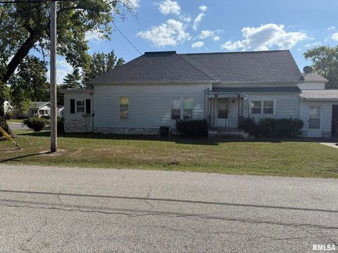 Tiny photo for 501 S WASHINGTON Street, Duquoin, IL 62832 (MLS # QC4267889)