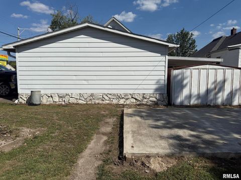 Tiny photo for 501 S WASHINGTON Street, Duquoin, IL 62832 (MLS # QC4267889)