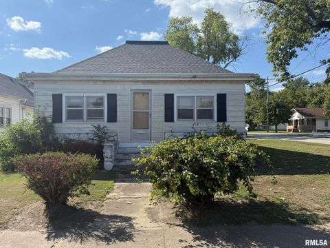 Photo of 501 S WASHINGTON Street, Duquoin, IL 62832 (MLS # QC4267889)