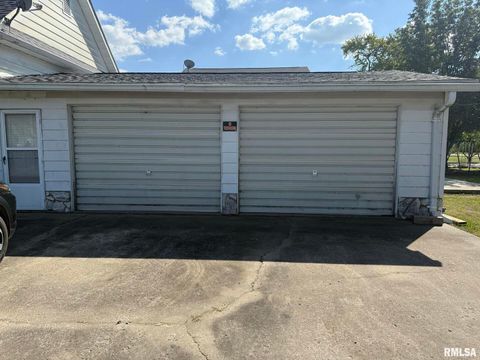 Tiny photo for 501 S WASHINGTON Street, Duquoin, IL 62832 (MLS # QC4267889)