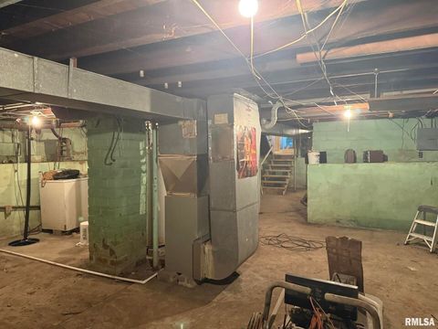 Tiny photo for 501 S WASHINGTON Street, Duquoin, IL 62832 (MLS # QC4267889)