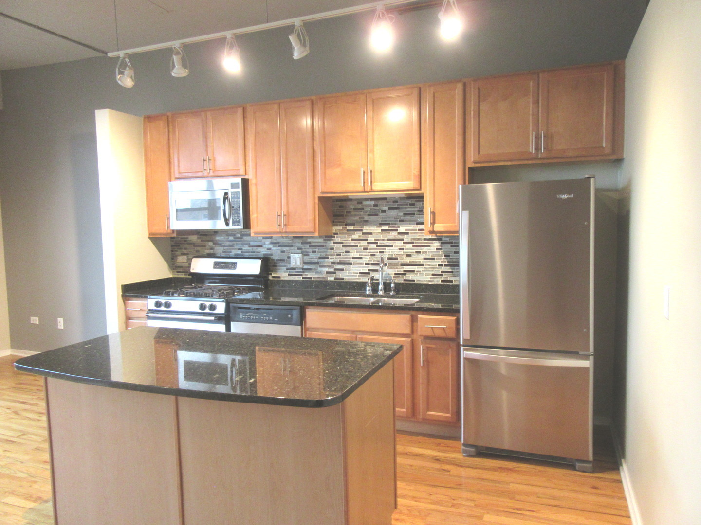 6 S Laflin Street 815