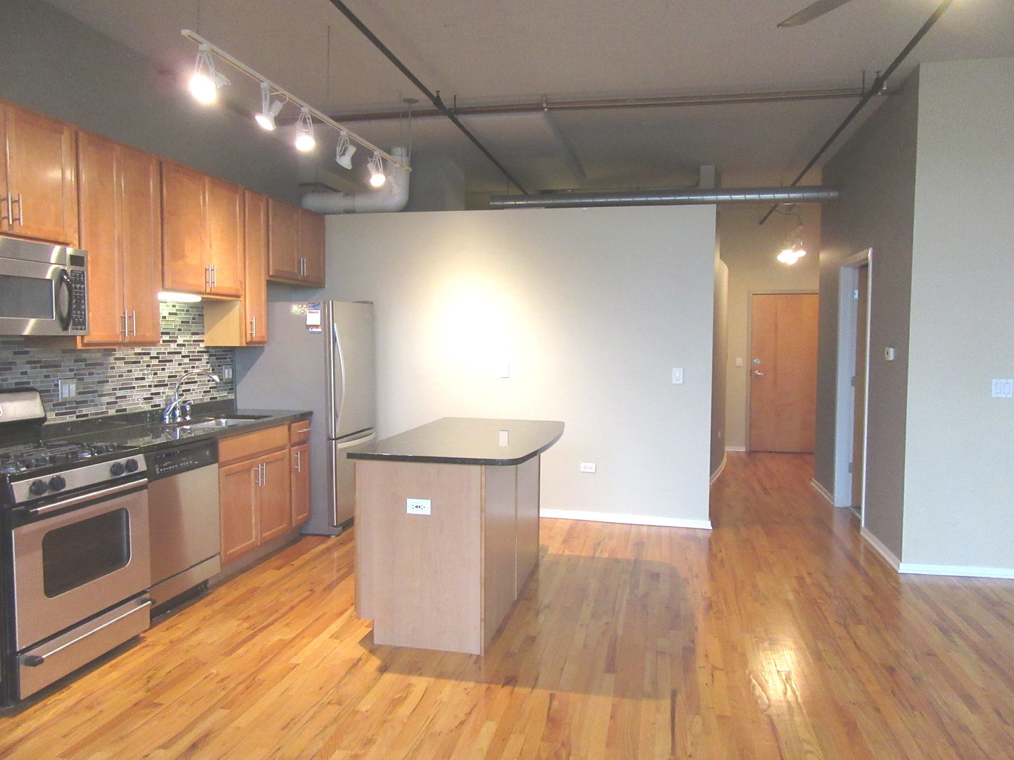 6 S Laflin Street 815