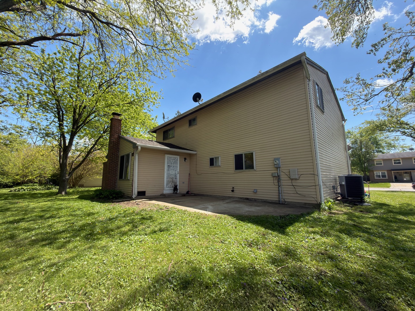 1064 Amherst Lane