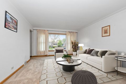 Tiny photo for 2820 W 100th Place, Evergreen Park, IL 60805 (MLS # 12367127)