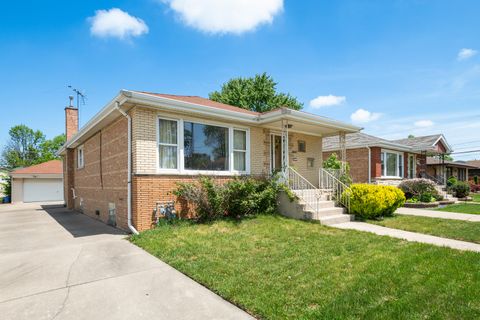 Photo of 2820 W 100th Place, Evergreen Park, IL 60805 (MLS # 12367127)