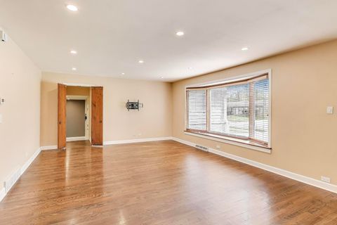 Tiny photo for 1422 E Dorothy Drive, Palatine, IL 60074 (MLS # 12490296)