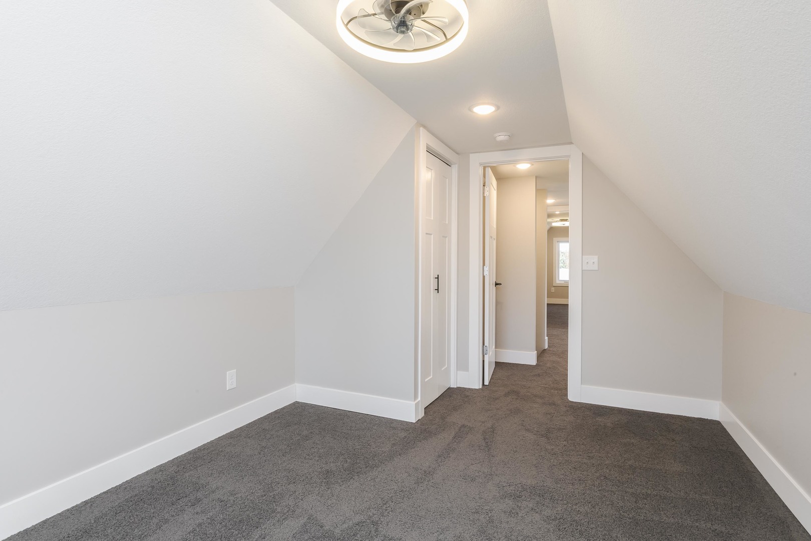 Stanford, Illinois 61774, United States, 3 Bedrooms Bedrooms, ,3 BathroomsBathrooms,Residential,Active,243513