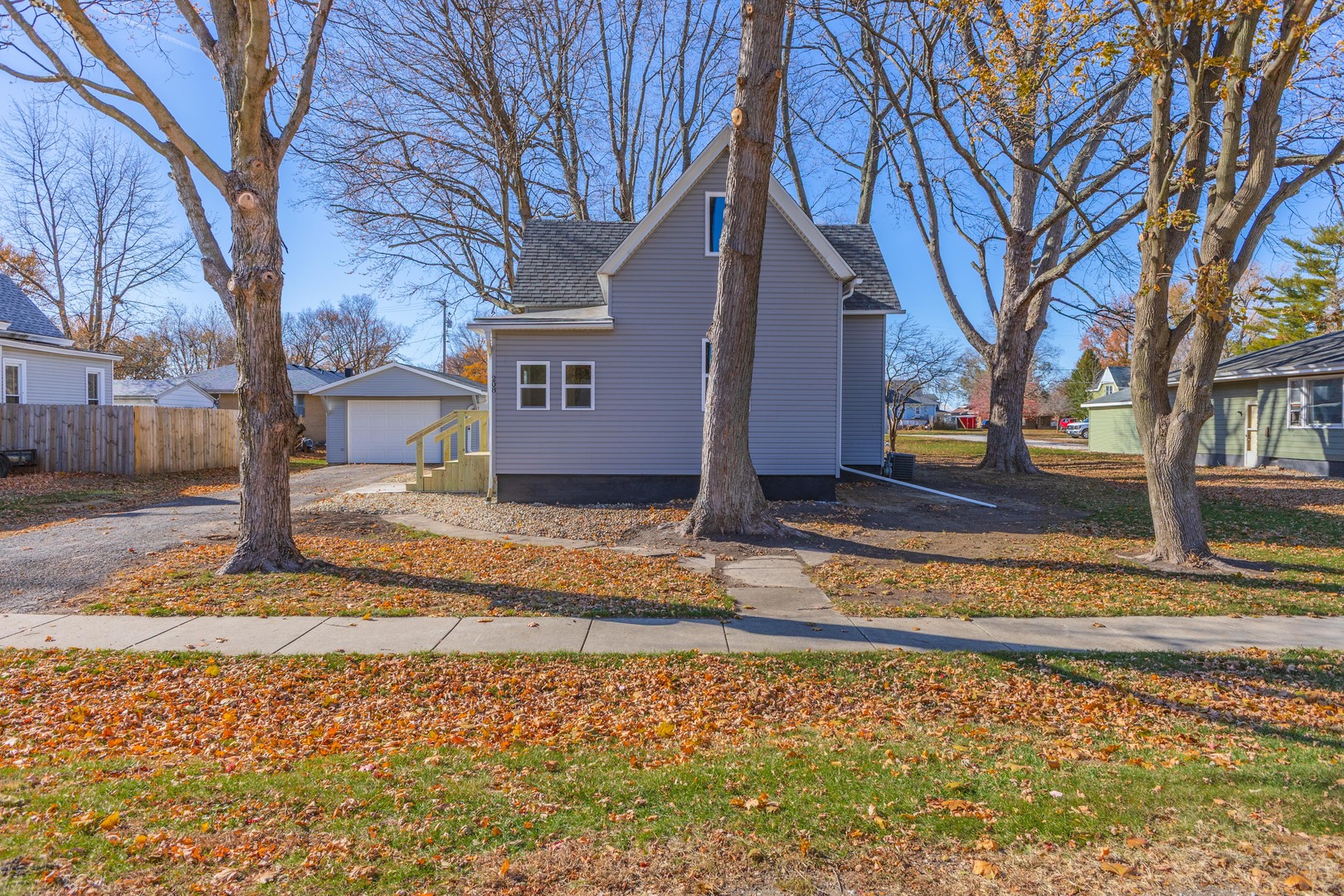 Stanford, Illinois 61774, United States, 3 Bedrooms Bedrooms, ,3 BathroomsBathrooms,Residential,Active,243513