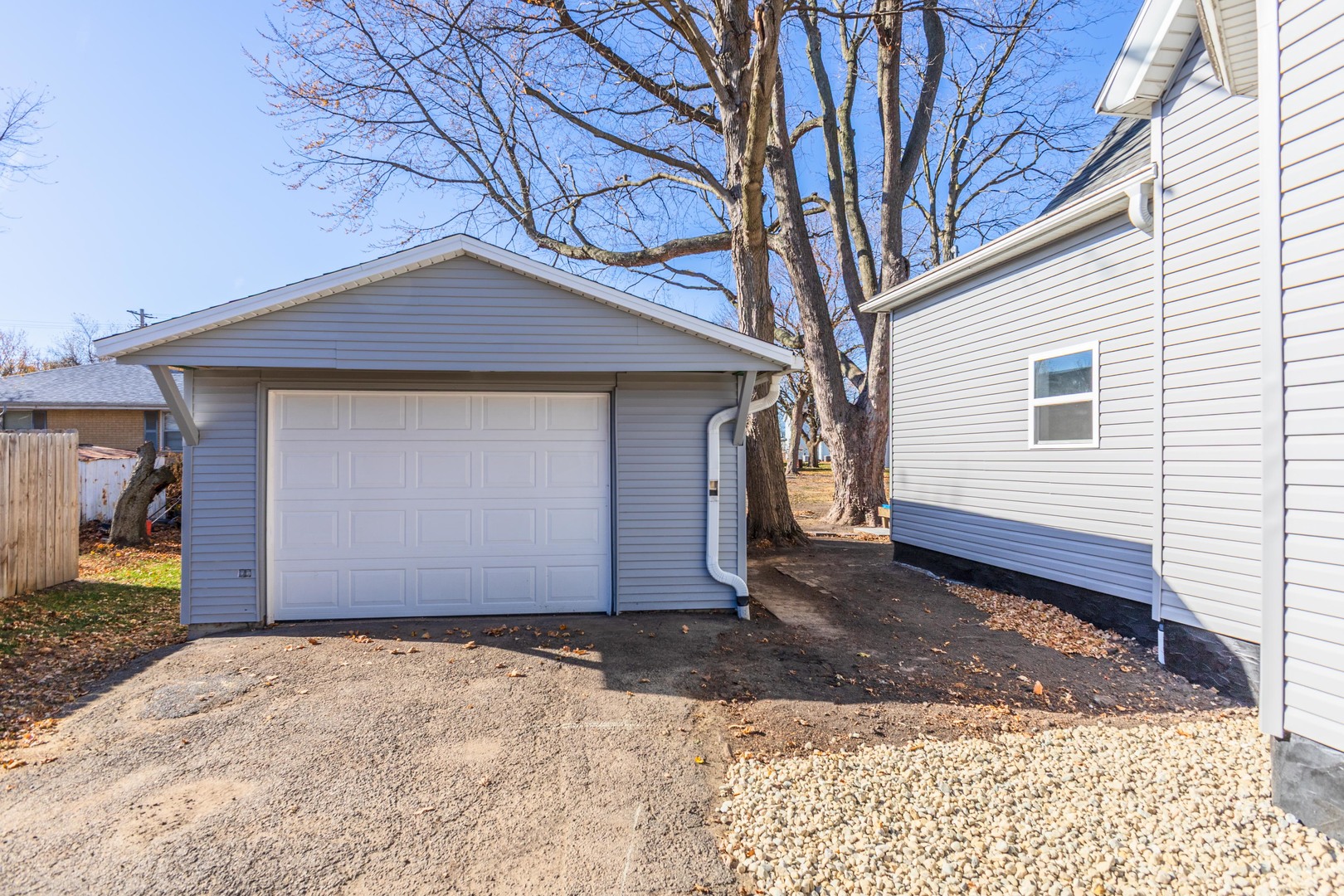 Stanford, Illinois 61774, United States, 3 Bedrooms Bedrooms, ,3 BathroomsBathrooms,Residential,Active,243513