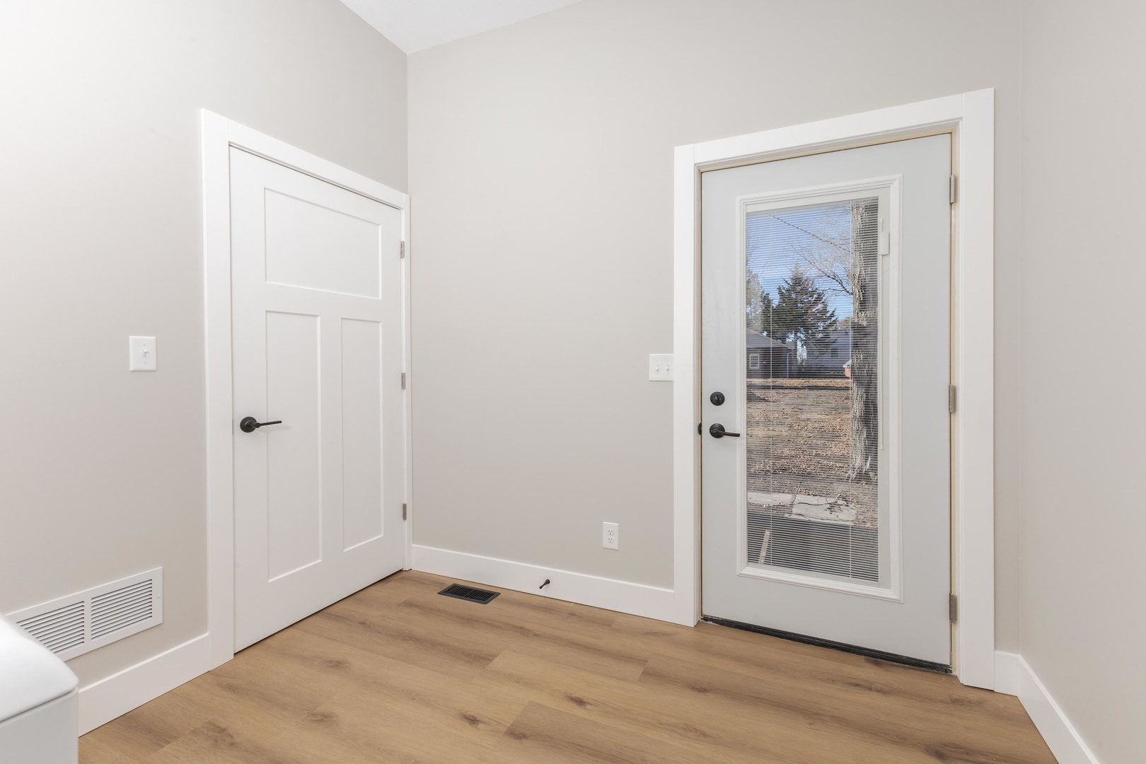 Stanford, Illinois 61774, United States, 3 Bedrooms Bedrooms, ,3 BathroomsBathrooms,Residential,Active,243513