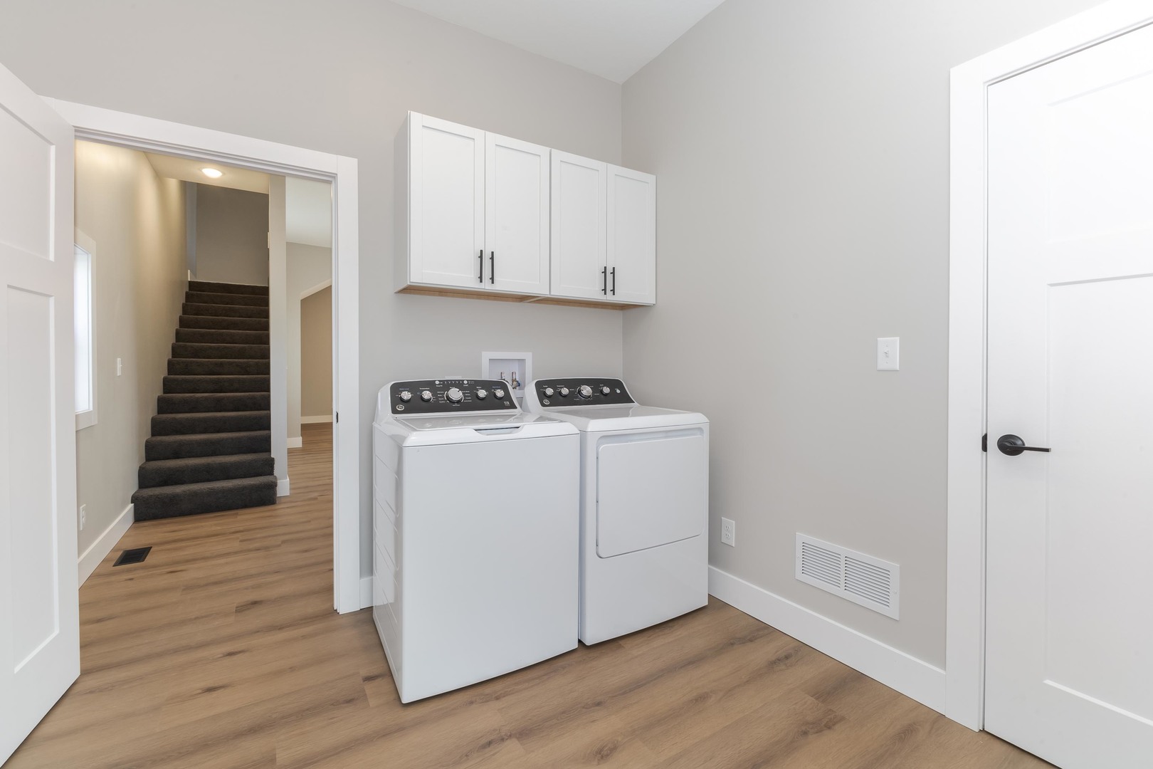 Stanford, Illinois 61774, United States, 3 Bedrooms Bedrooms, ,3 BathroomsBathrooms,Residential,Active,243513