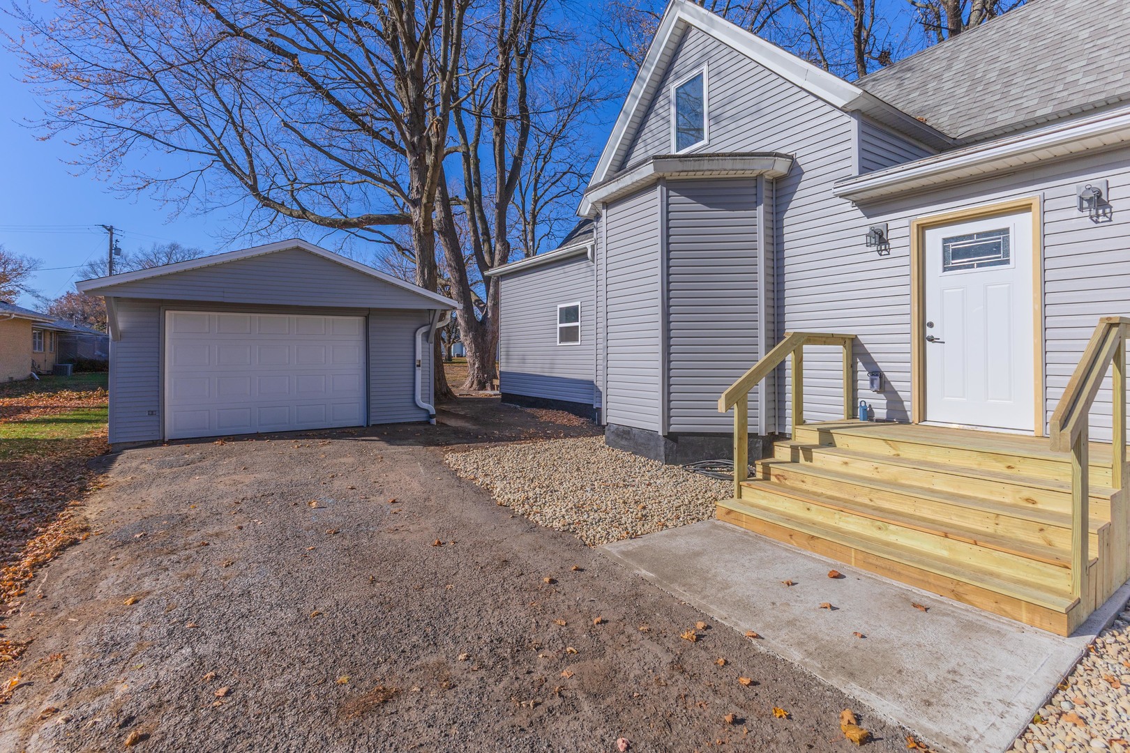 Stanford, Illinois 61774, United States, 3 Bedrooms Bedrooms, ,3 BathroomsBathrooms,Residential,Active,243513