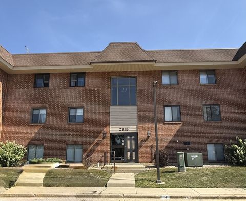 Photo of 2315 S Main Street #1B, Lombard, IL 60148 (MLS # 12474350)