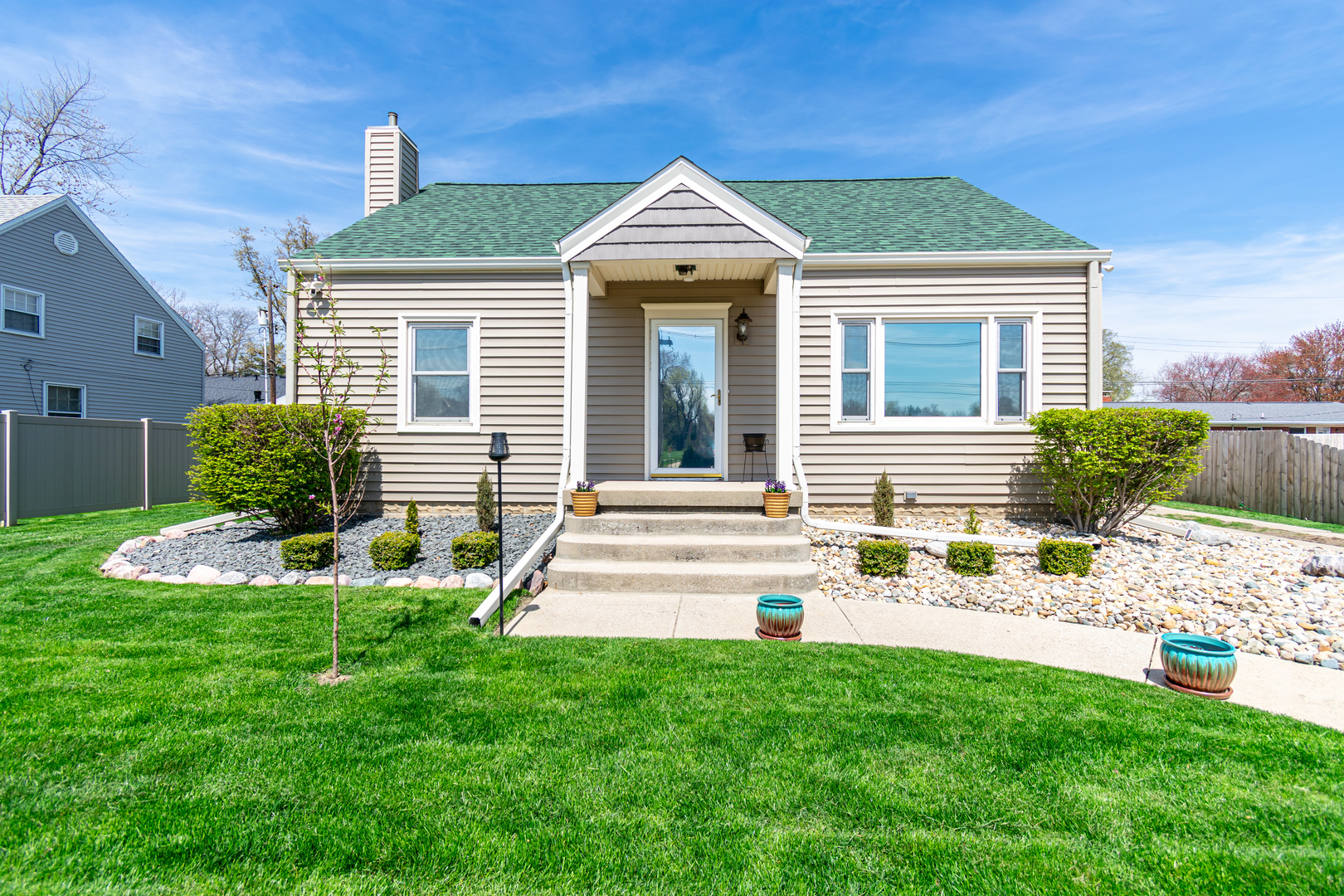 2110 E Oakland Avenue