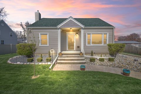 2110 E Oakland Avenue Bloomington IL 61701