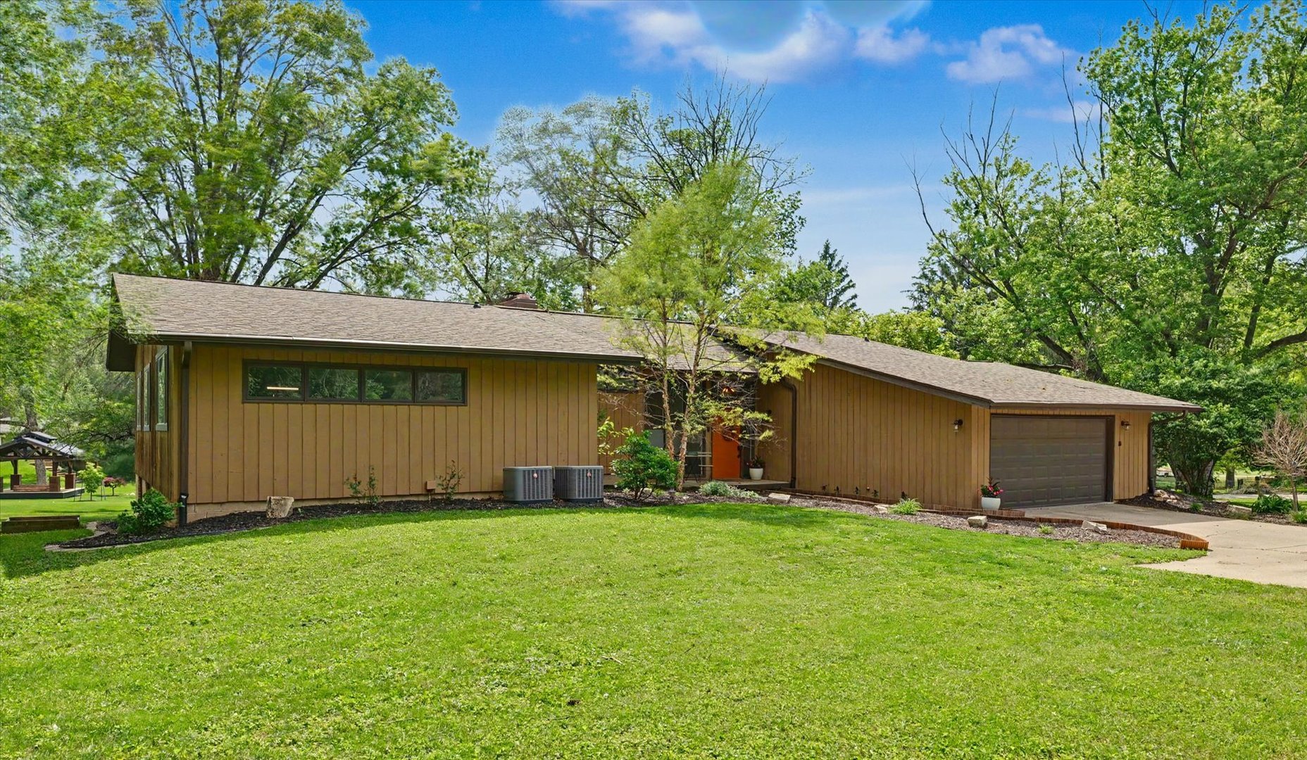 1010 Parkview Drive