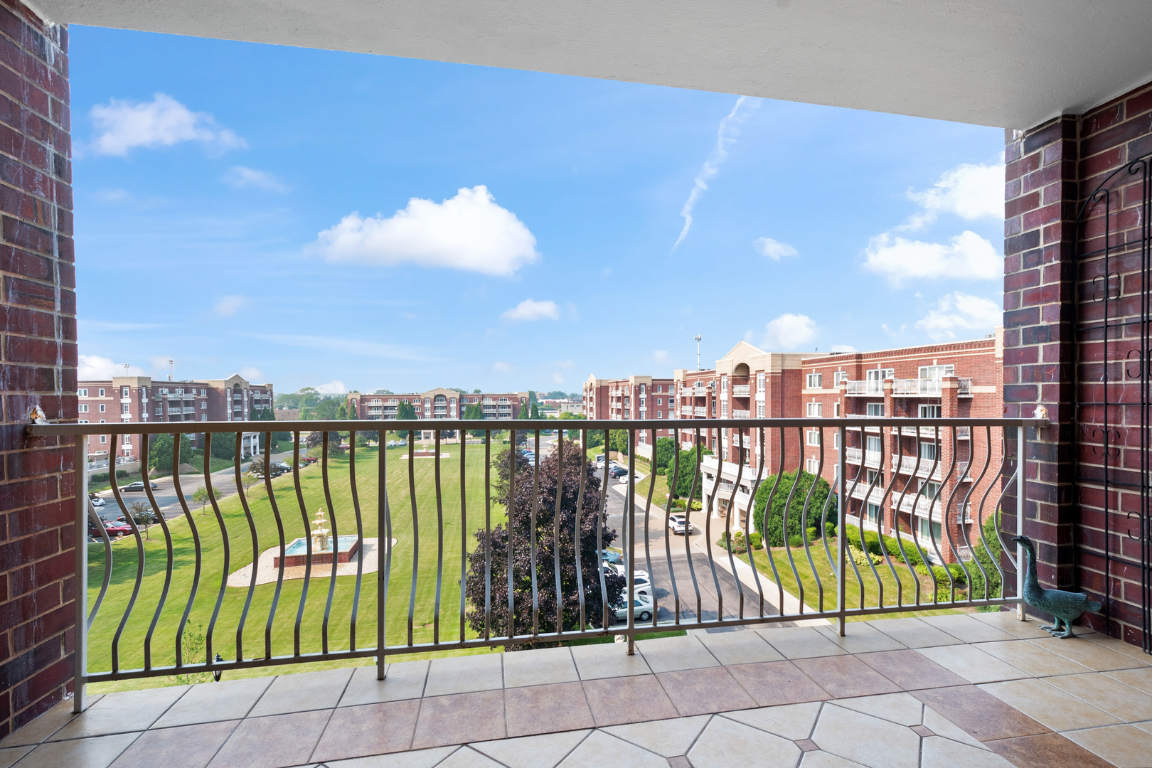 7061 W Touhy Avenue 502