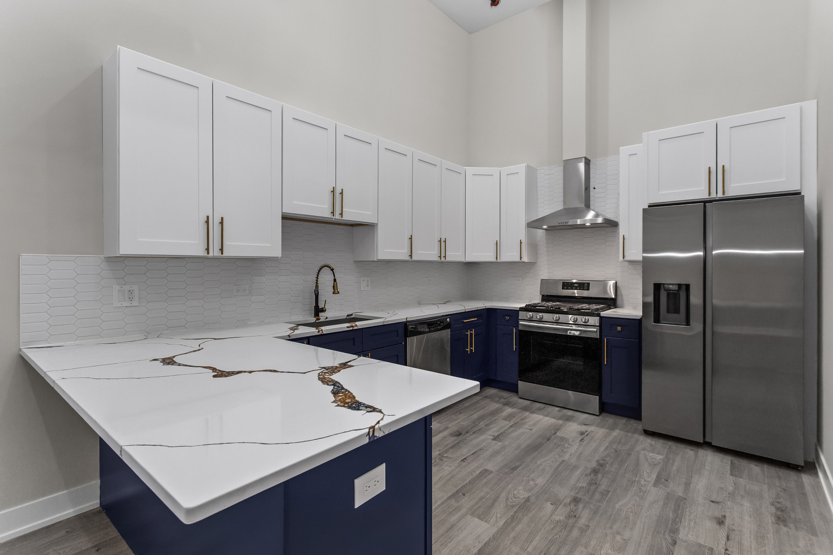 3214 W Lawrence Avenue 2E