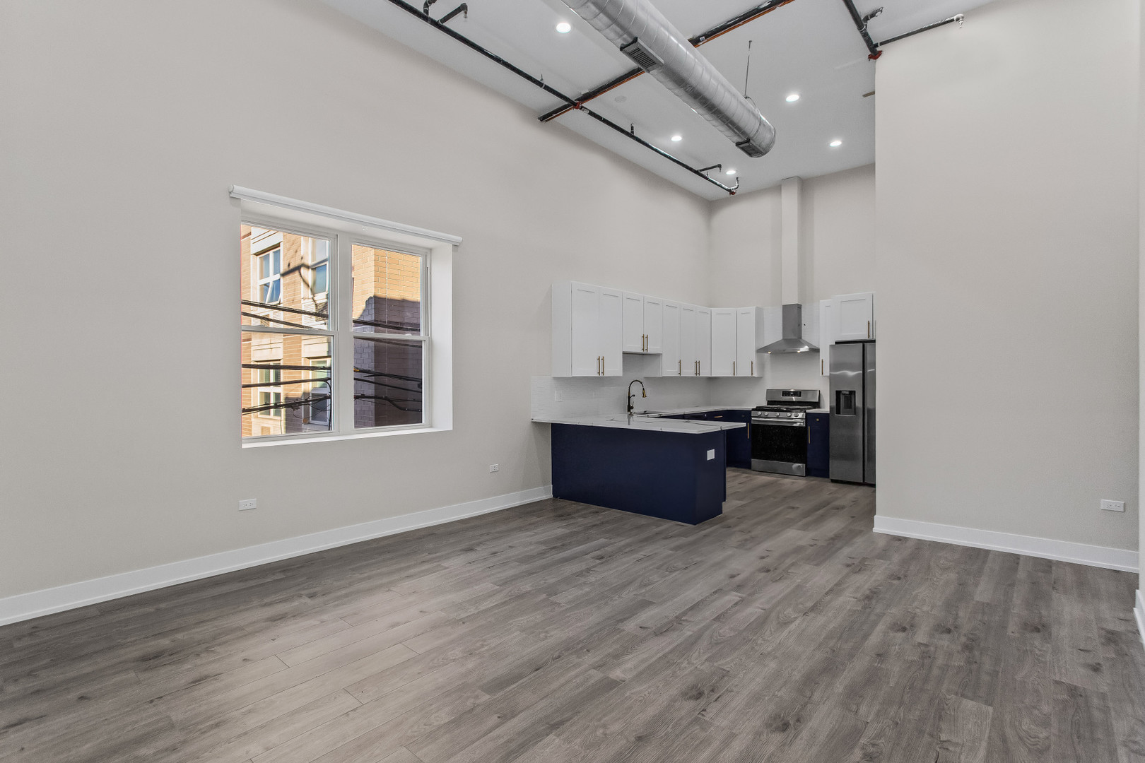 3214 W Lawrence Avenue 2E