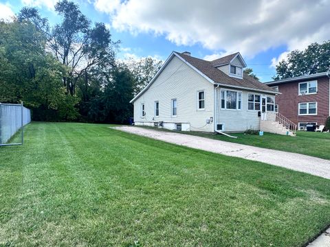 Tiny photo for 419 Fremont Street, Elgin, IL 60120 (MLS # 12495443)