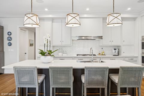 Tiny photo for 454 W Barry Avenue #1, Chicago, IL 60657 (MLS # 12437281)