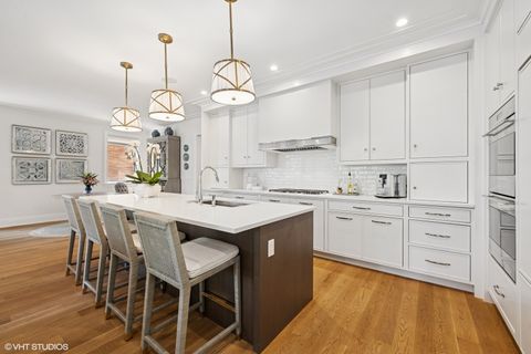 Tiny photo for 454 W Barry Avenue #1, Chicago, IL 60657 (MLS # 12437281)
