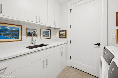 Tiny photo for 454 W Barry Avenue #1, Chicago, IL 60657 (MLS # 12437281)