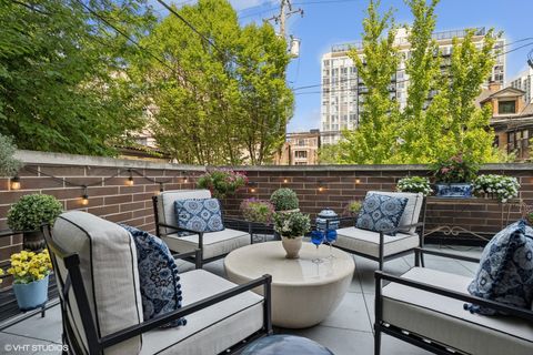 Tiny photo for 454 W Barry Avenue #1, Chicago, IL 60657 (MLS # 12437281)