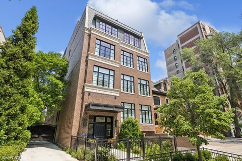 Photo of 454 W Barry Avenue #1, Chicago, IL 60657 (MLS # 12437281)