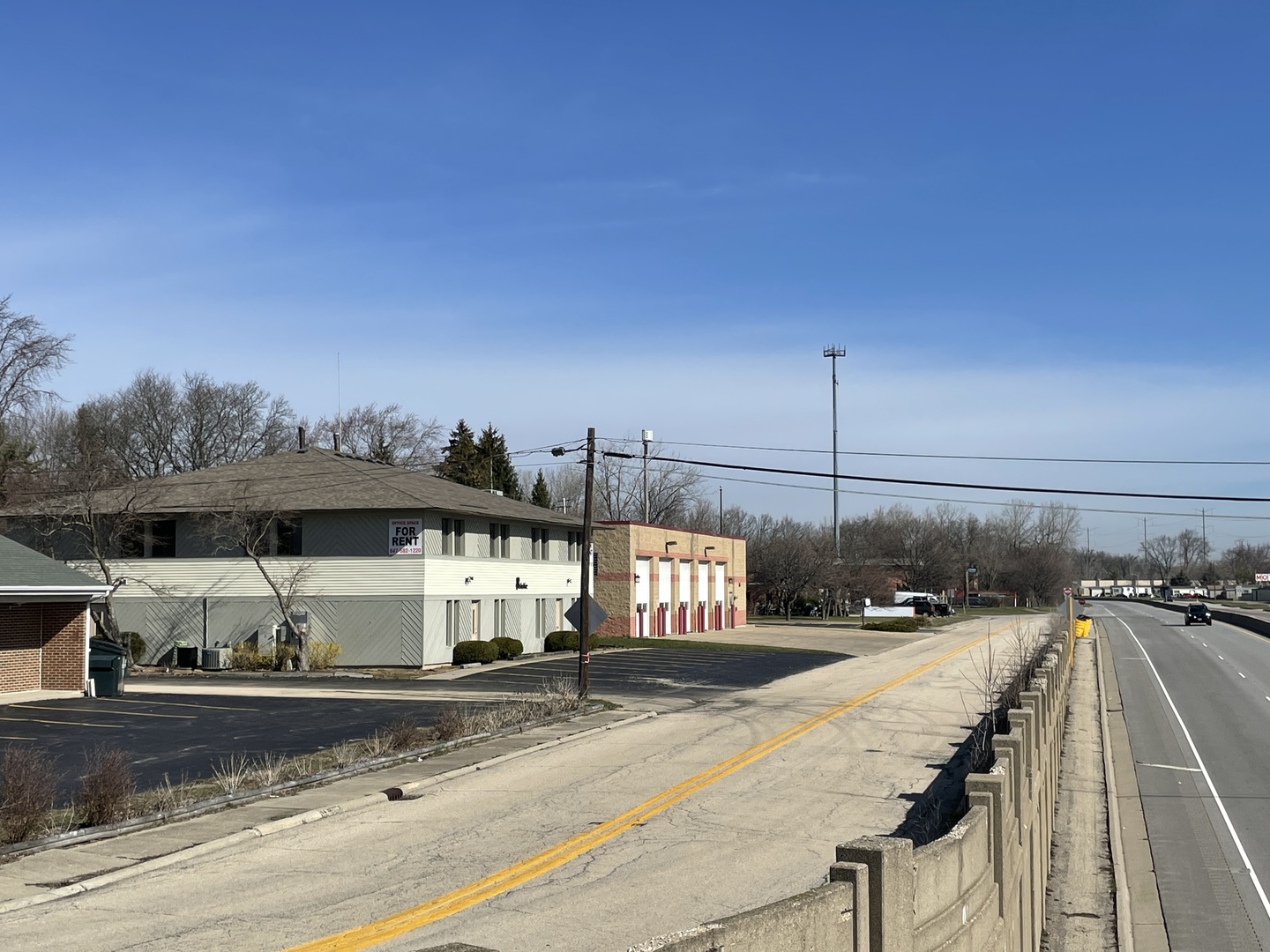 8 N Skokie Highway