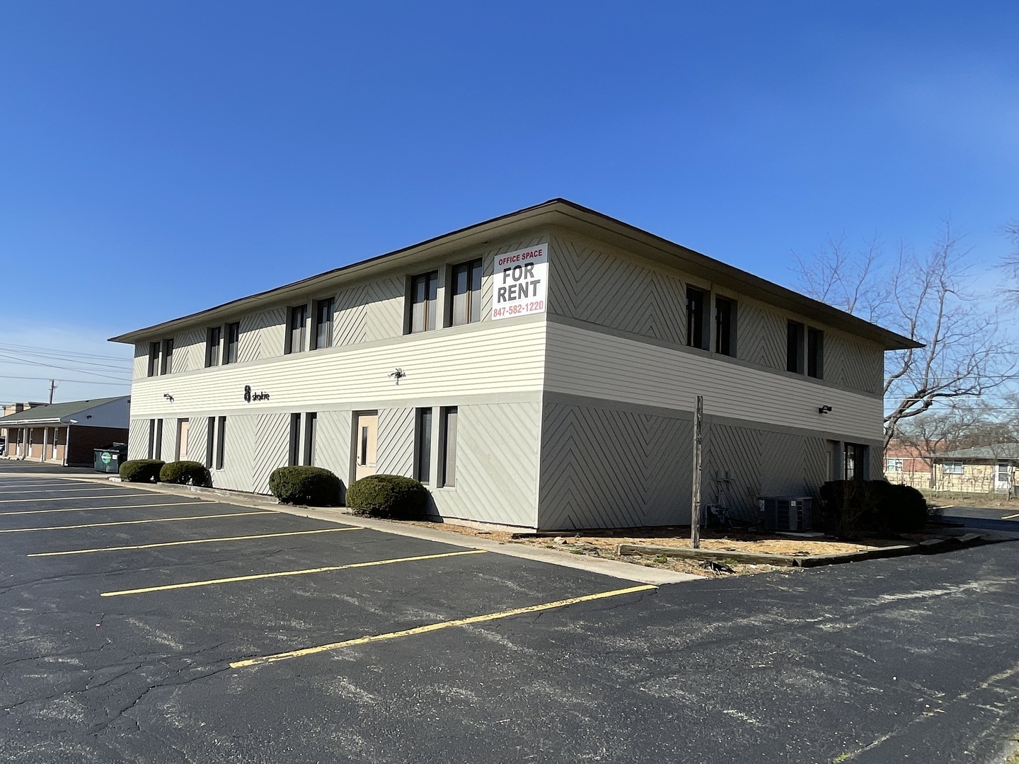 8 N Skokie Highway